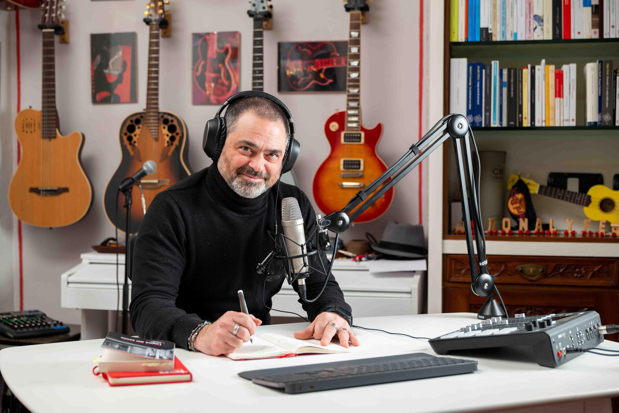 Foto Ritratto Ambientato Alessandro Foto ritratto ambientato musicista produce
