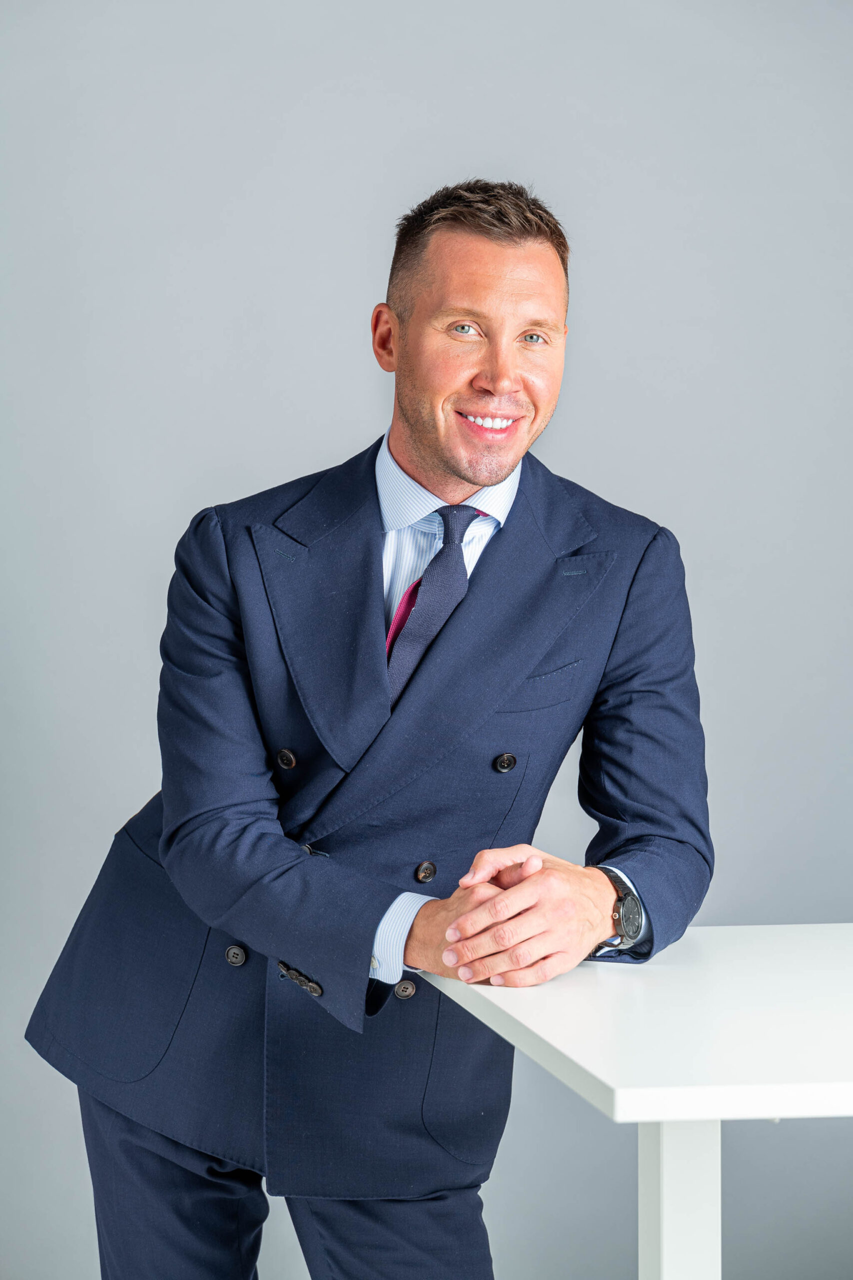 Foto Ritratti Miscellanea Ritratto di uomo business in studio