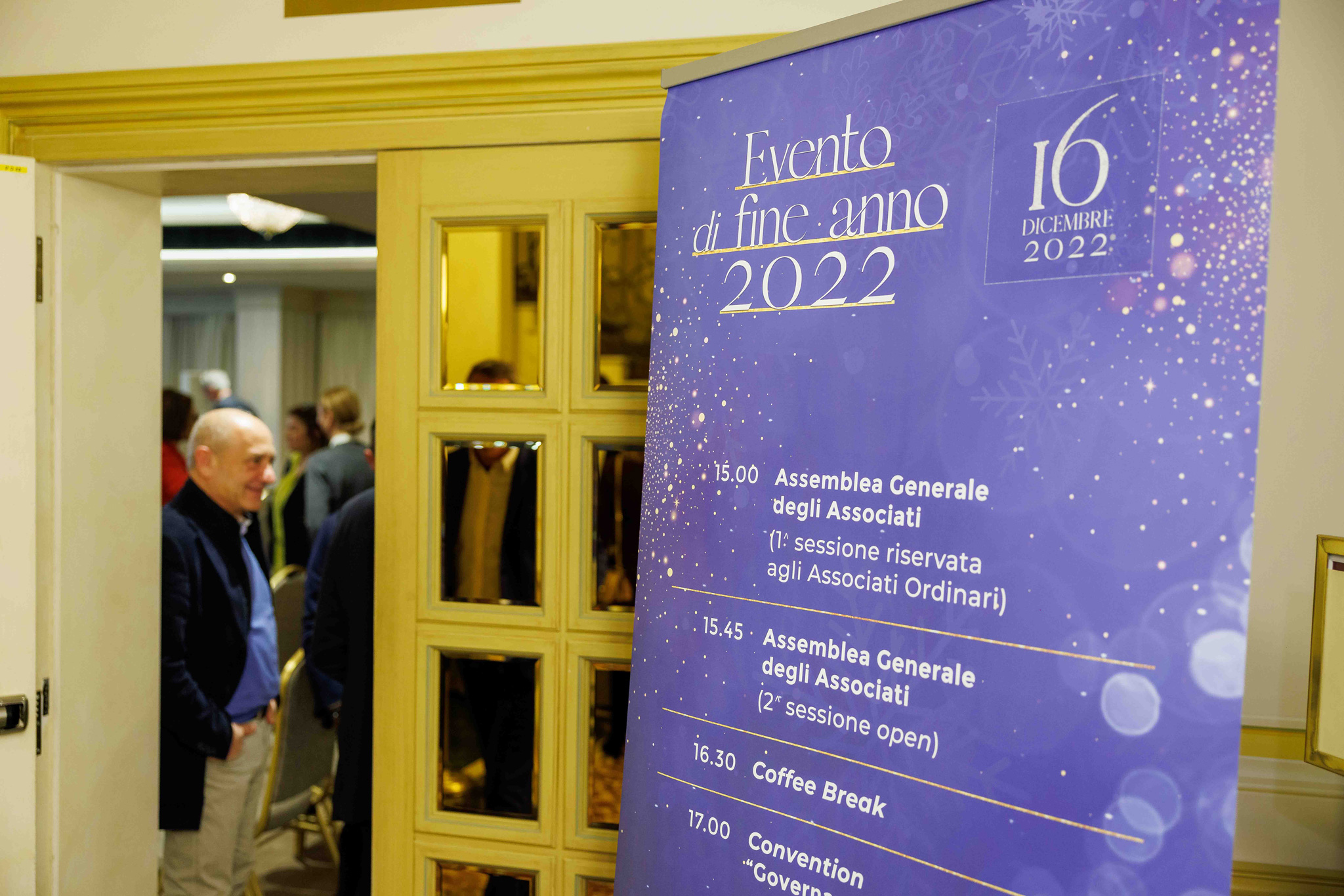 Foto evento business upiveb Manifesto di evento di fine anno 2022 di UPIVEB all'hotel principe di savoia a Milano