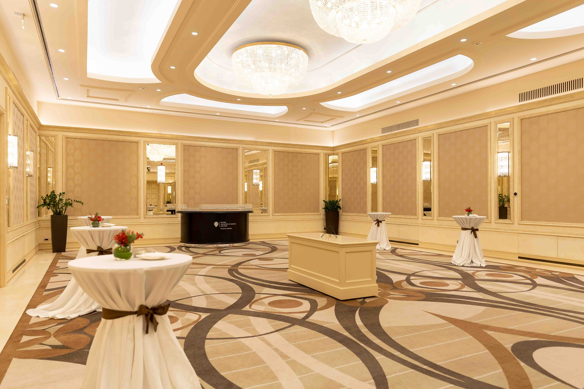 Foto evento business upiveb Sala principale evento all'hotel principe di savoia a Milano