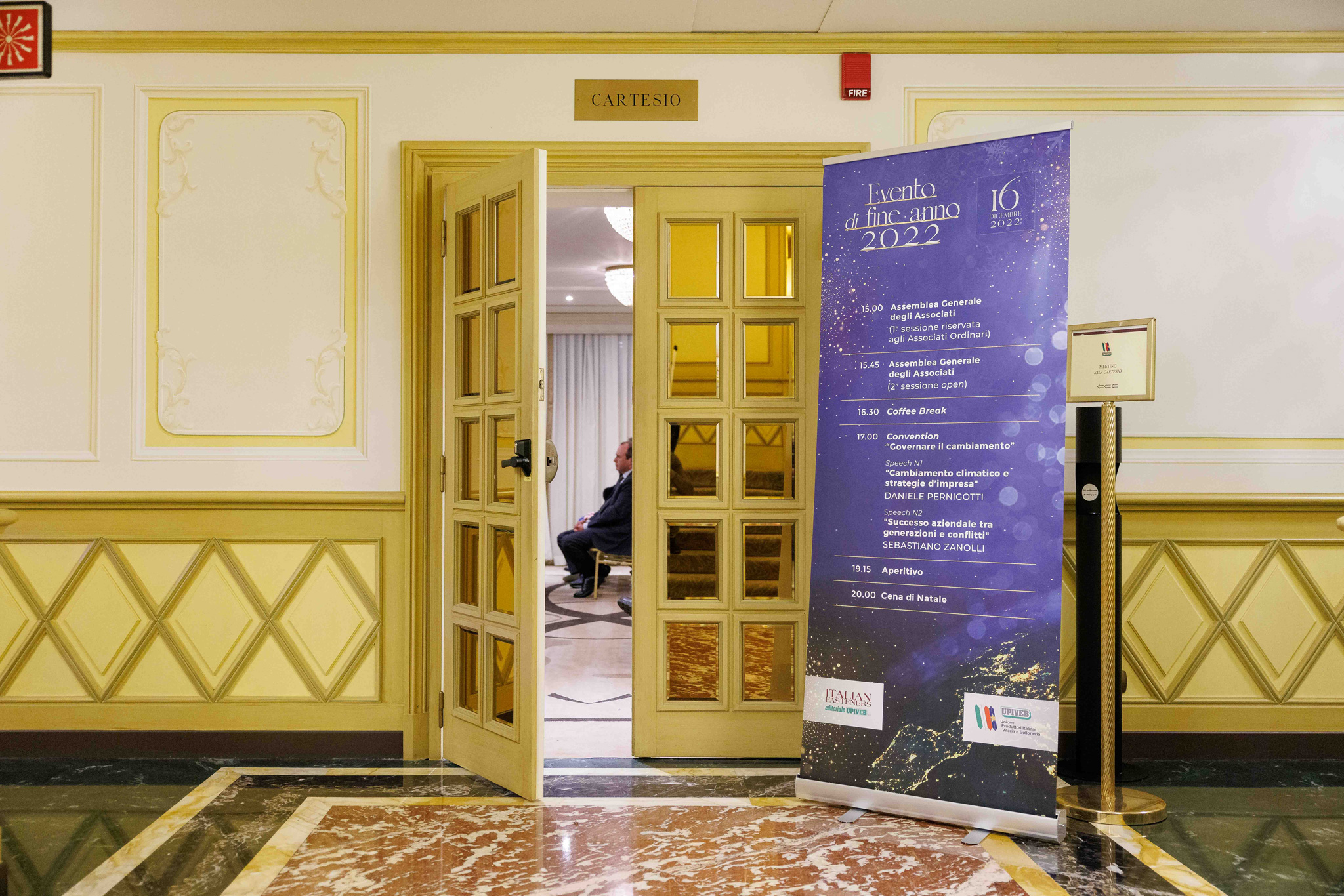 Foto evento business upiveb Foto dell'entrata alla conferenza dell'evento di fine anno all'hotel principe di savoia a Milano