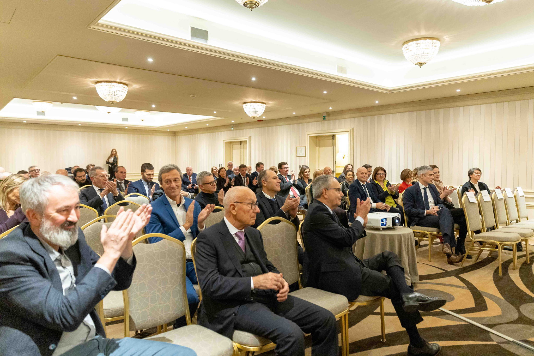 Foto evento business upiveb Gli spettatori assistono alla conferenza dell'evento UPIVEB all'hotel principe di savoia a Milano