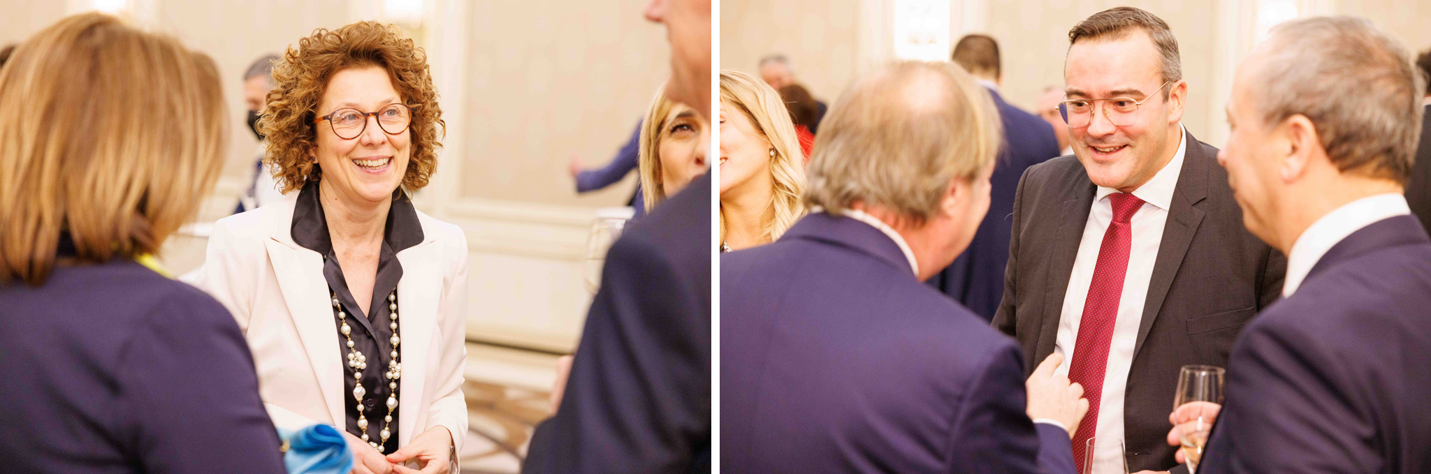 Foto evento business upiveb Colleghi che ridono e bevono all'evento UPIVEB all'hotel principe di savoia a Milano