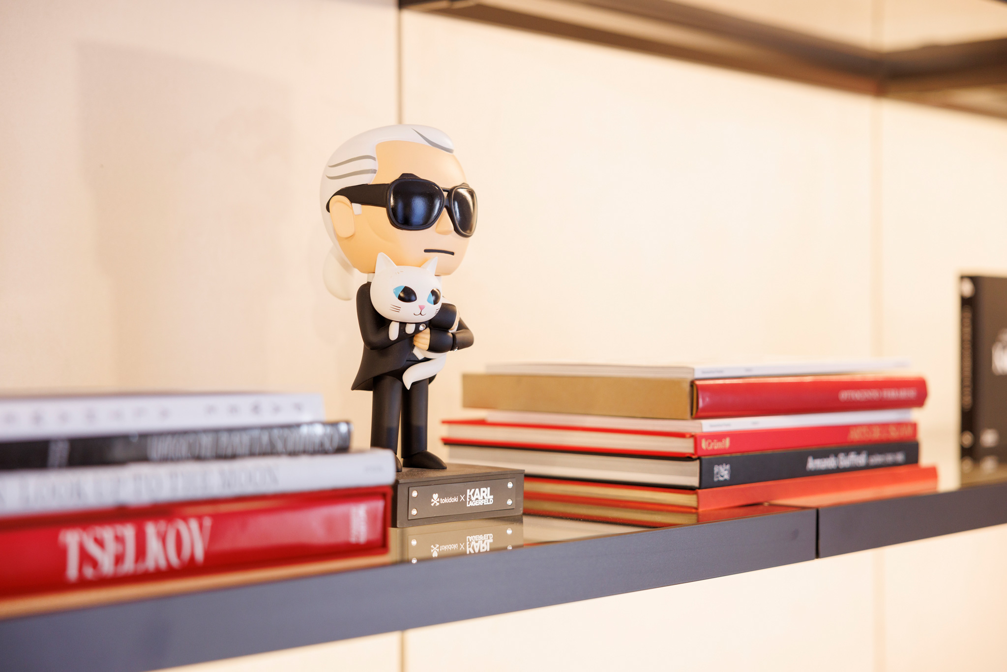 foto dell'esposizione di interior design dell'evento karl lagerfeld