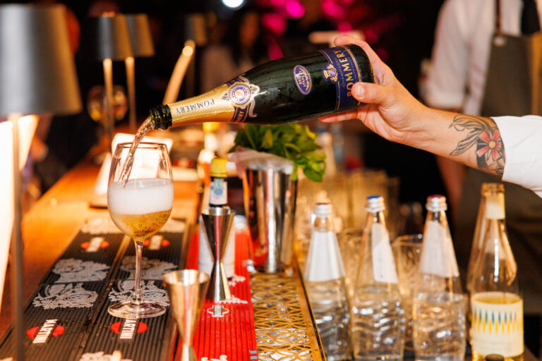bottiglie della festa a Terrazza Martini a Milano