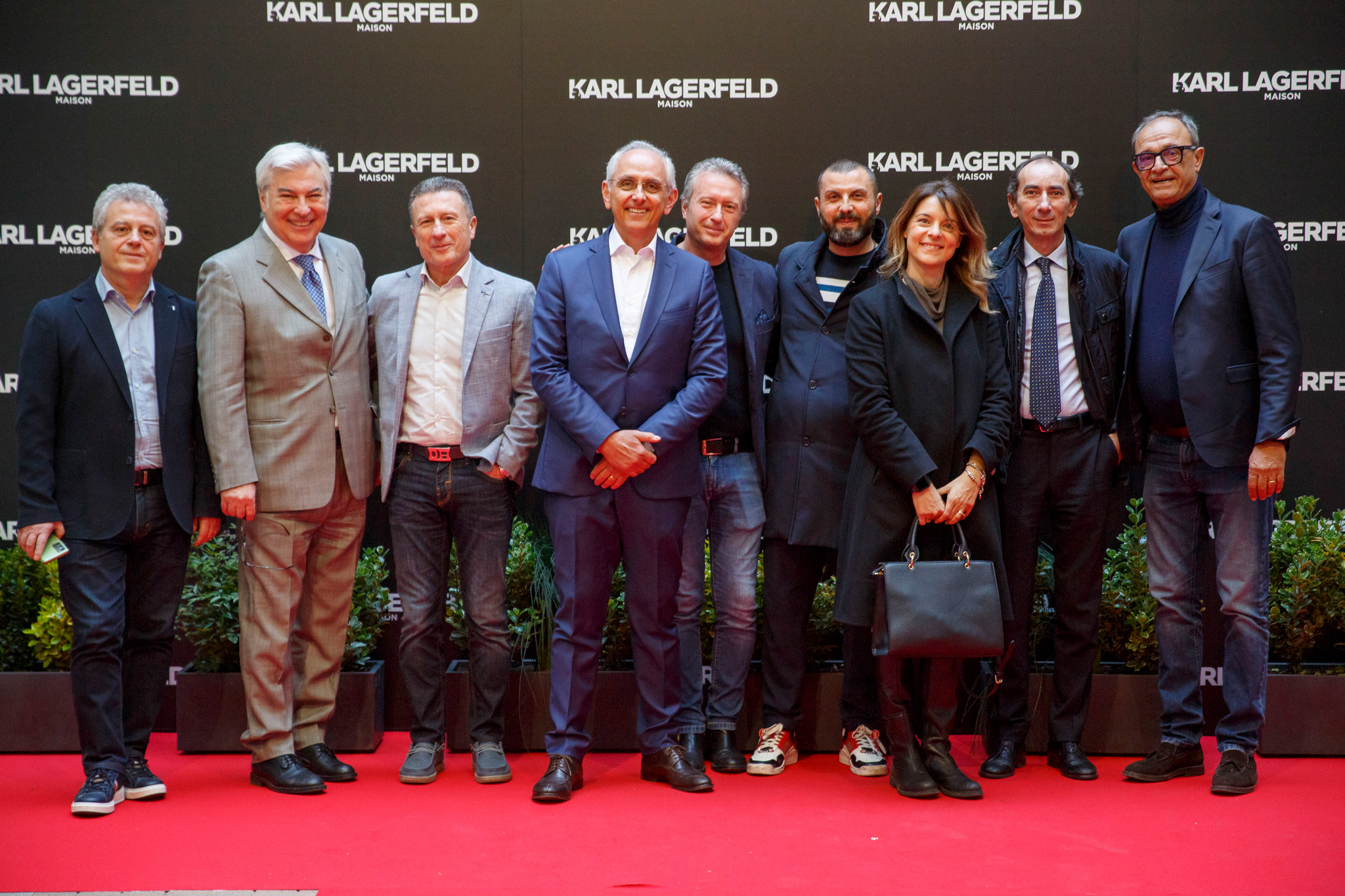 foto di partecipanti all'evento di karl lagerfeld