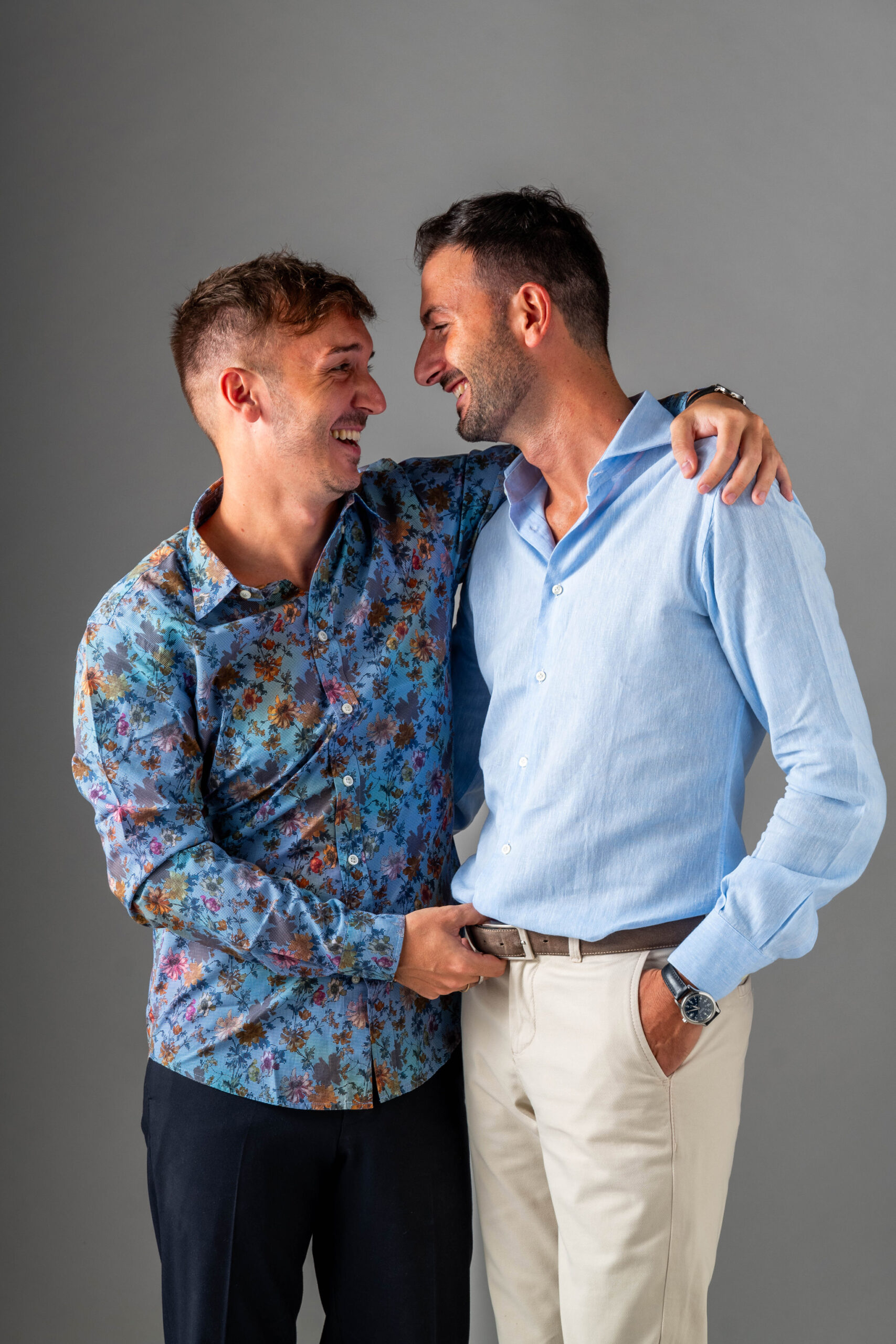 Fotografo-ritratto-profilo-instagram-Milano Ritratto professionale personale di una coppia in studio a Milano