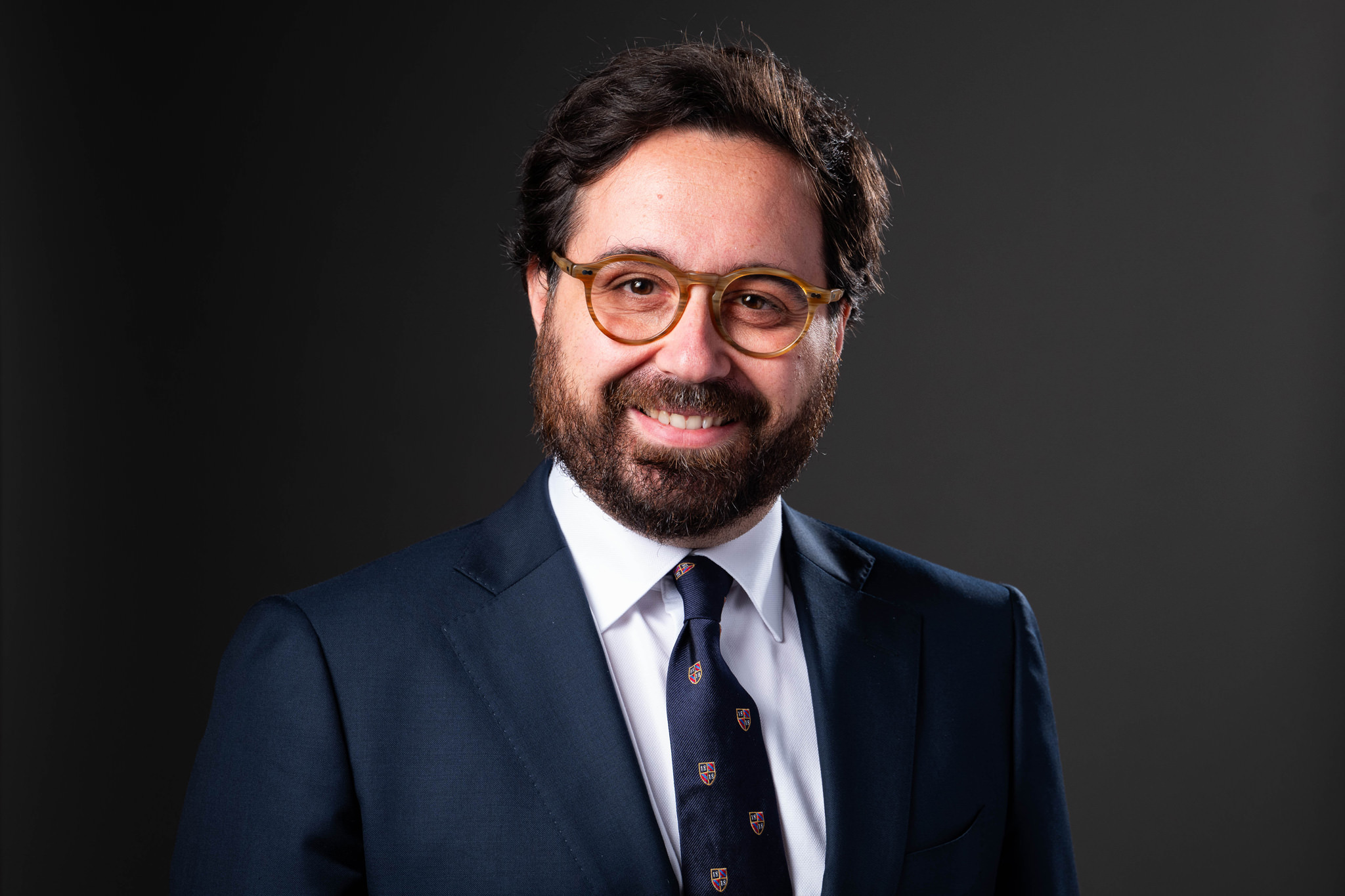 Fotografo-profilo-linkedin-ritratto-professionale-Milano Ritratto professionale business di un uomo d'affari a Milano