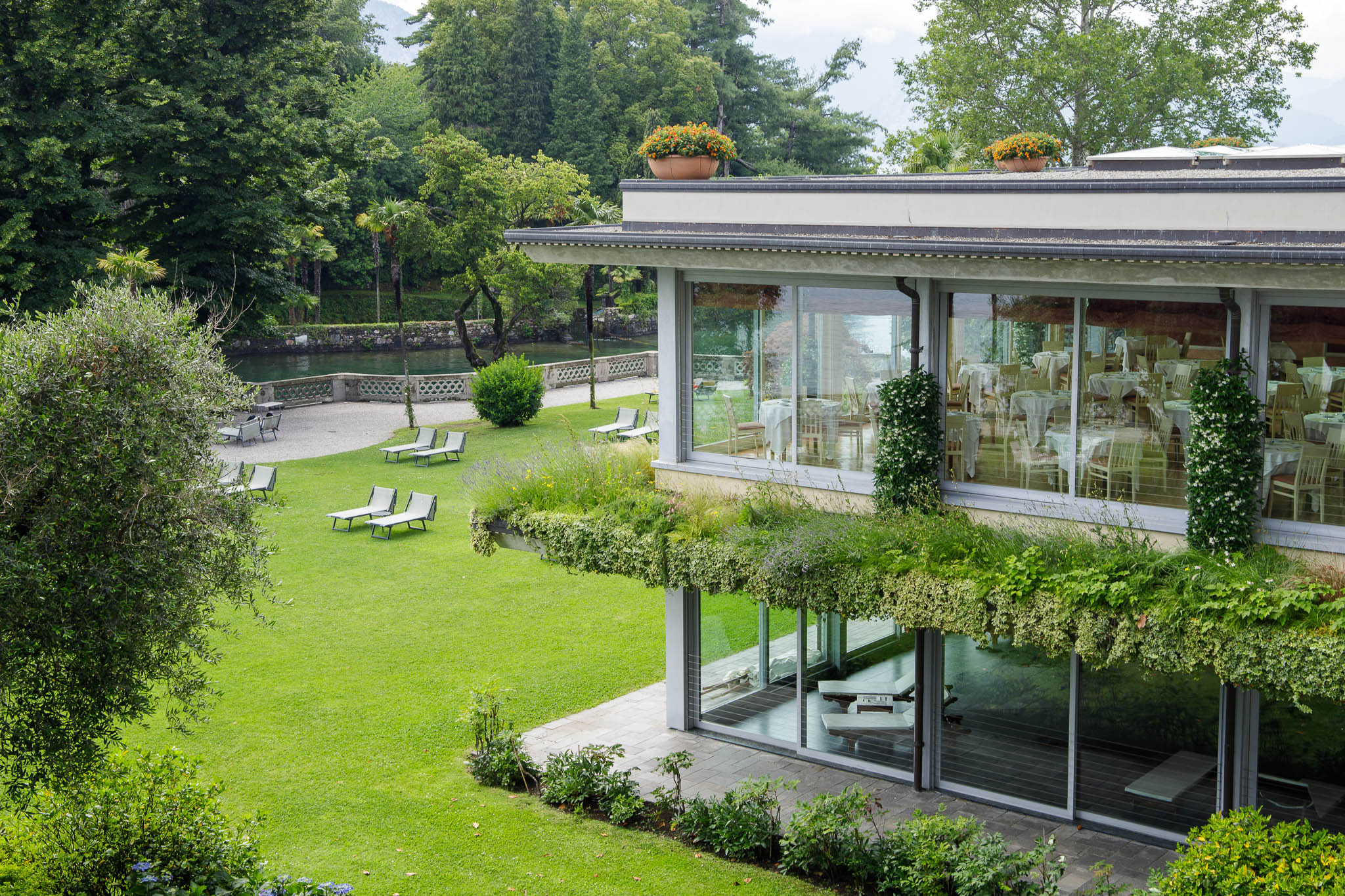 Foto business di conferenza presso il Lago Maggiore