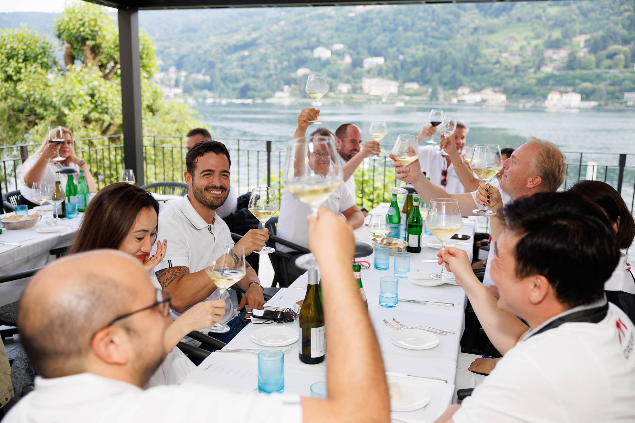 Foto business di conferenza presso il Lago Maggiore