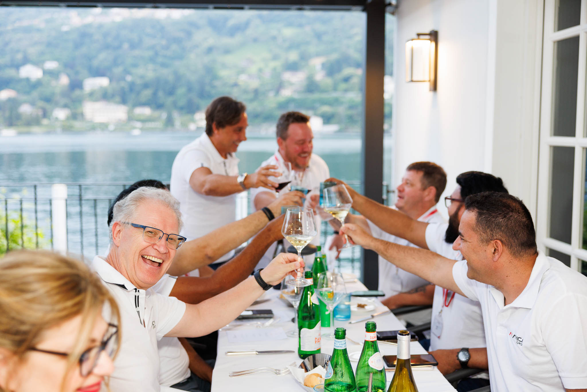 Foto business di conferenza presso il Lago Maggiore