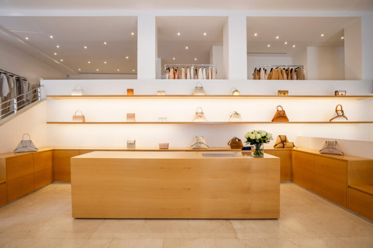 Servizio Fotografico di Architettura per la boutique Akris