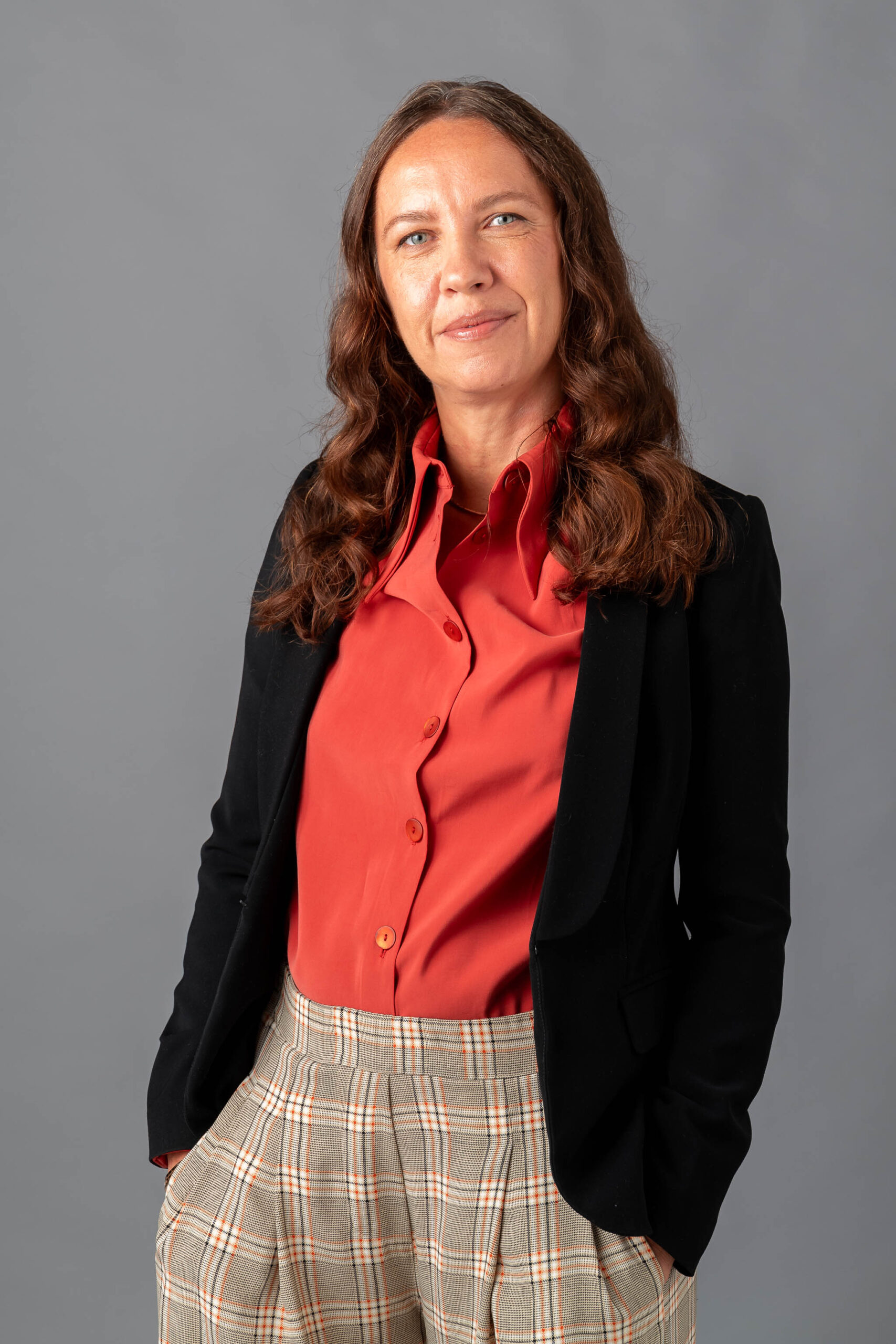 DSV-241002-0035 Ritratto professionale di un manager casual